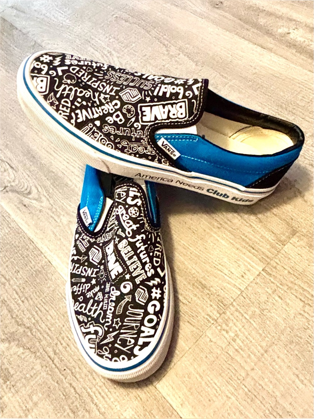 Vans Big Kids "Off The Wall" Style Slip-On Sneakers Black Inspirational logo-6.5